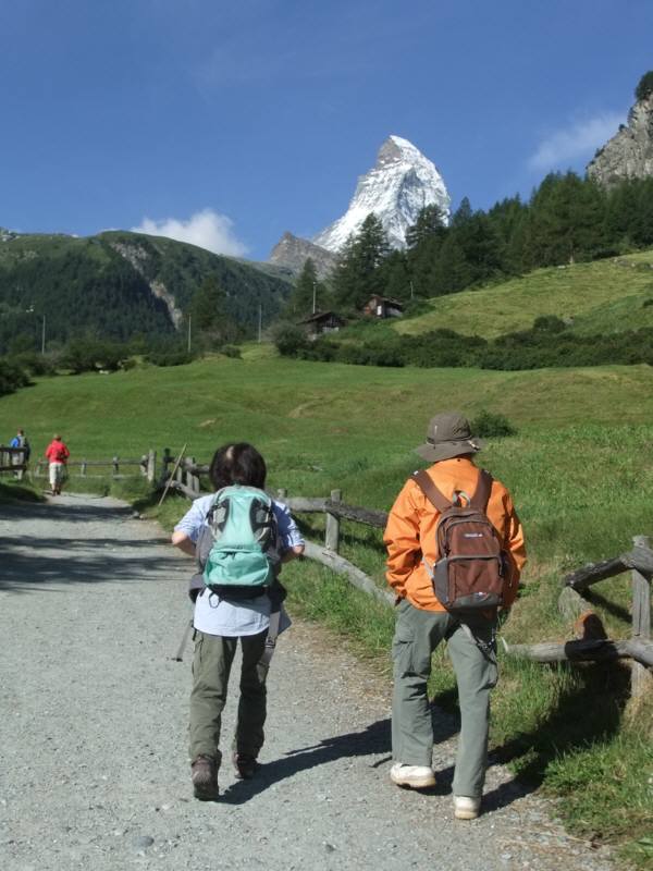 クレジットカードは海外旅行の必需品　